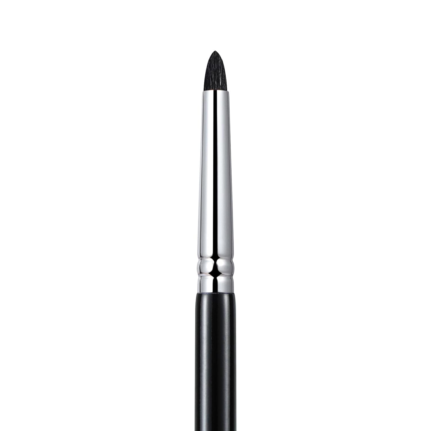 Small Smudge Brush for Precise Eye Brightening and Under Eye Highlighting ()